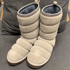 Brunello Cucinelli beige winter boots.  European size 37